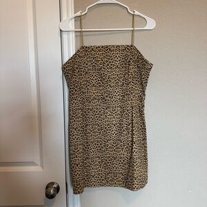 Leopard print mini dress with elastic straps 🐆